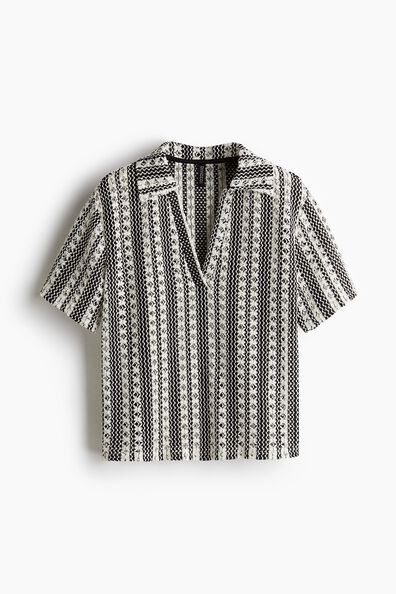 Hole-patterned collared top