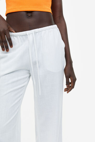 Low-waisted pull-on trousers