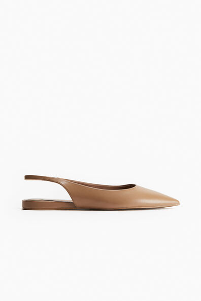 Pointed slingbacks