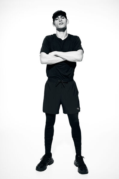 Double-layered running shorts with DryMove™
