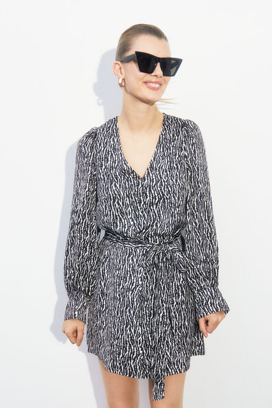 Balloon-sleeved satin dress