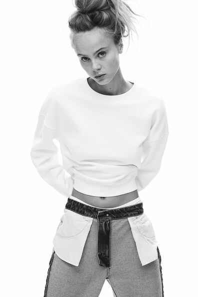Sweatshirt
