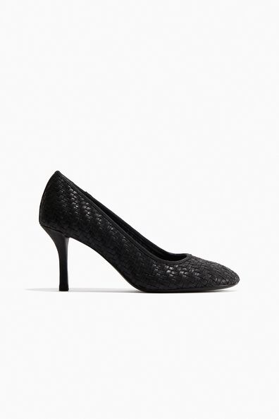 Braided court shoes