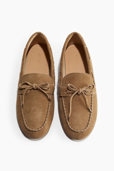 Leather deck shoes