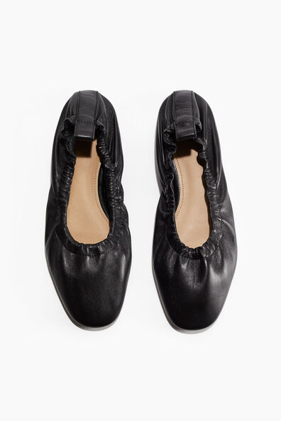 Leather ballet pumps