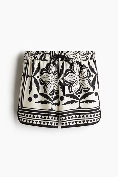 Drawstring twill shorts