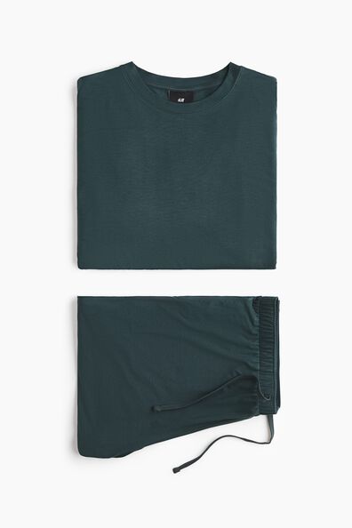 Pyjama T-shirt and shorts set