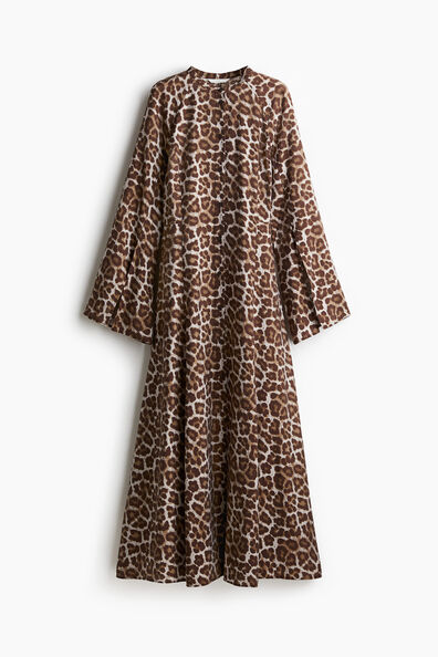 Trumpet-sleeved dress