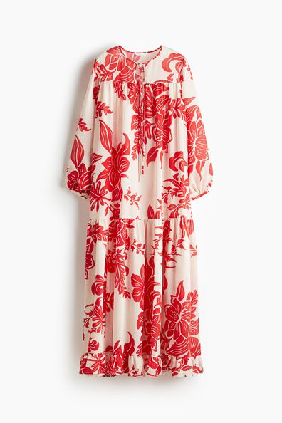 Voluminous dress