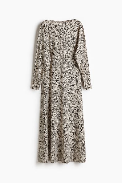 Boat-neck dress