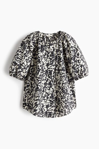 Balloon-sleeved blouse
