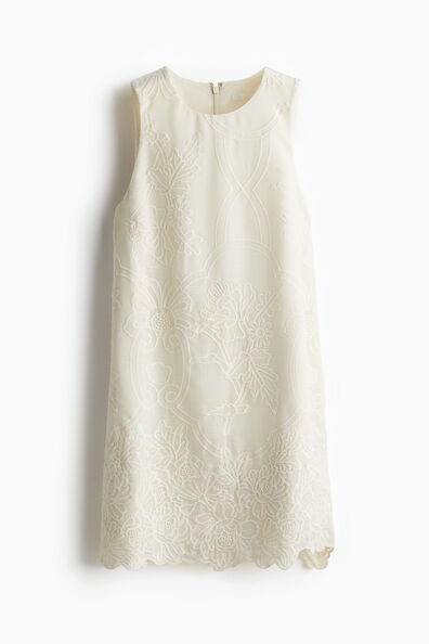 Embroidered shift dress