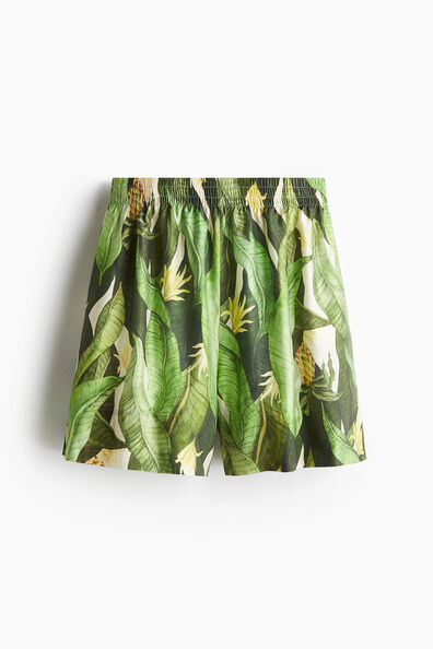Patterned pull-on shorts