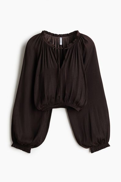 Balloon-sleeved blouse