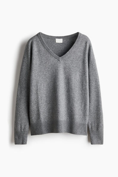 Oversized V-neck jumper