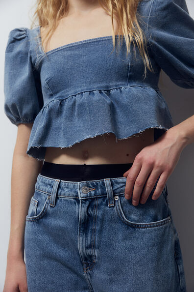 Puff-sleeved denim top