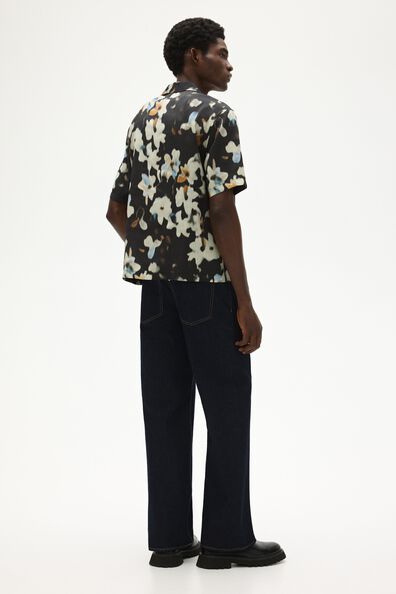 Чёрный