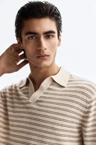 Бежевый