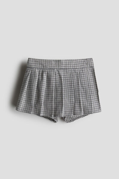 Pleated skort