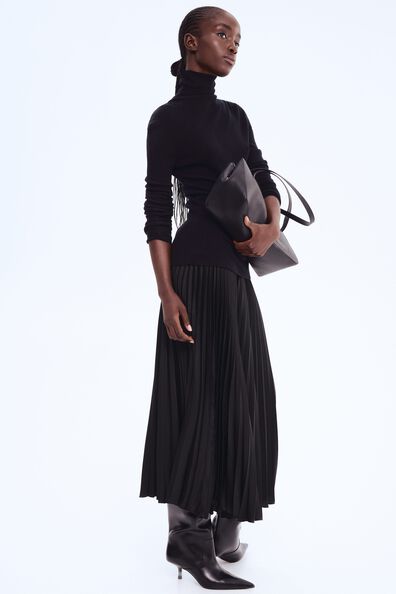 Voluminous skirt