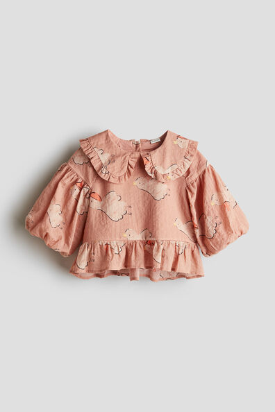 Puff-sleeve seersucker blouse