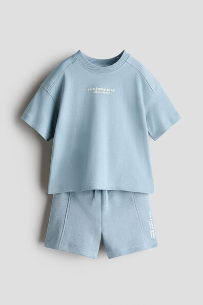 2-piece T-shirt and shorts set