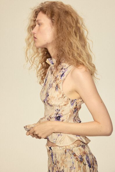 Бежевый