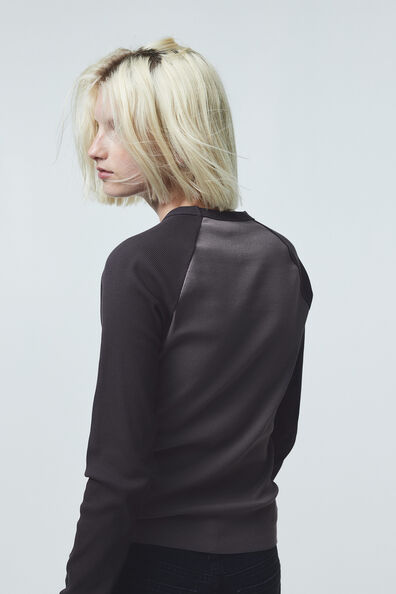 Long-sleeved printed top