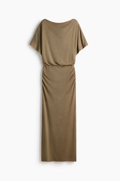 Boat-neck knitted dress