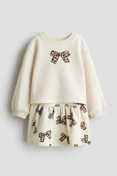 2-piece sweatshirt and skirt set