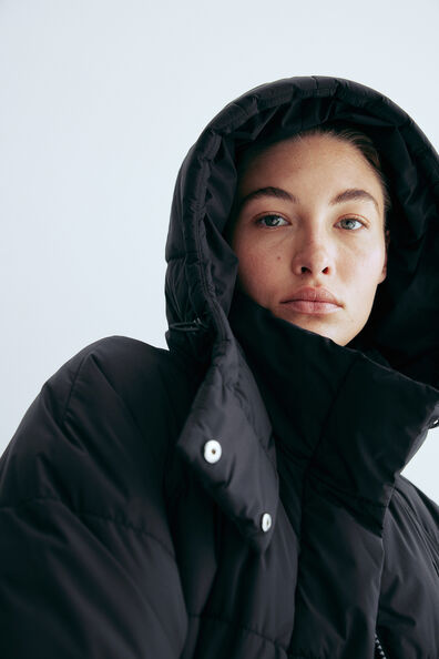 Hooded puffer jacket