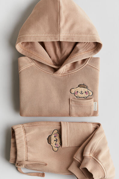 2-piece appliquéd set