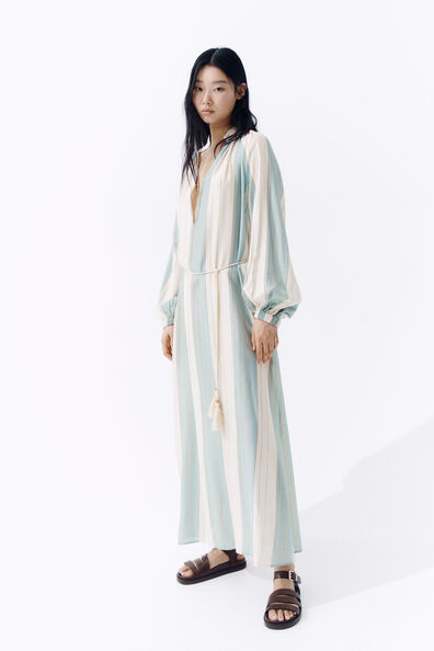 Gaun Lengan Panjang Terbaru 2023 | H&M Indonesia