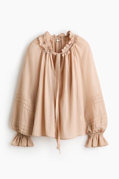 Frill-collared blouse