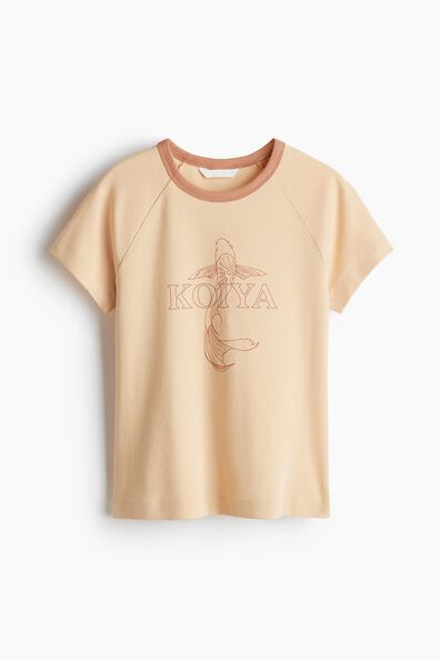 Raglan-sleeved T-shirt