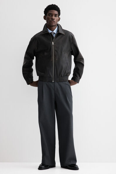 Коричневый