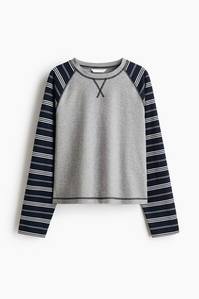 Long-sleeved cotton top