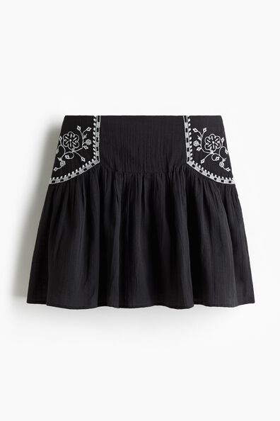 Embroidered skirt