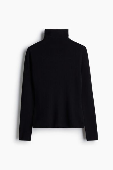 Fine-knit turtleneck top