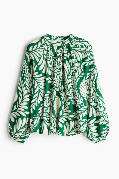 Balloon-sleeved blouse