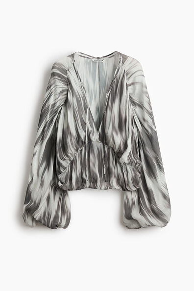 Balloon-sleeved chiffon blouse