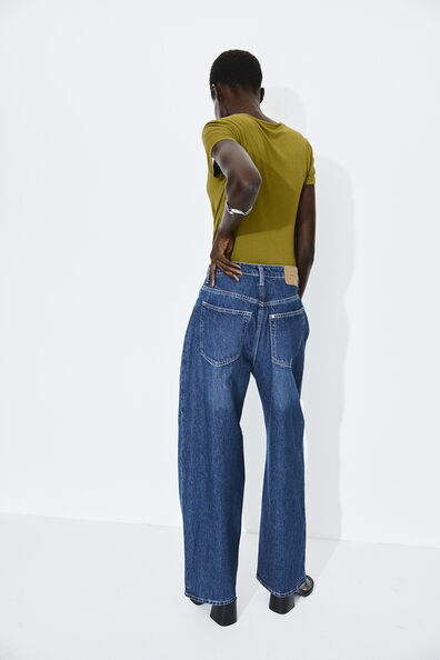 Square-neck top