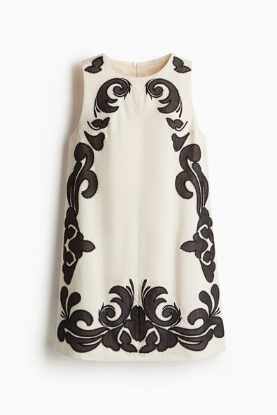 Embroidered shift dress