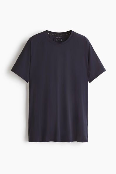 Muscle Fit Sports T-shirt with CoolMove™