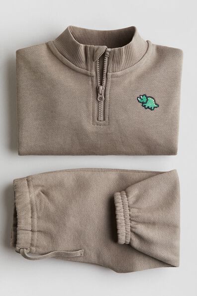 2-piece lightweight sweatshirt set
