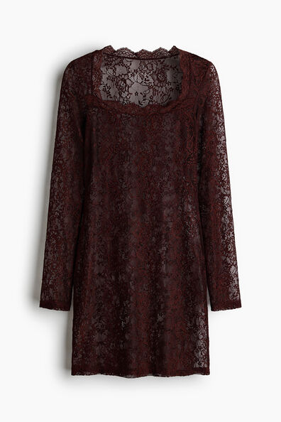 Square-neck lace dress
