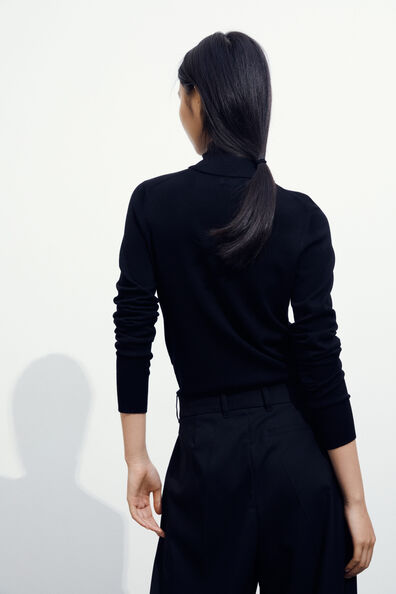 Polo-neck jumper