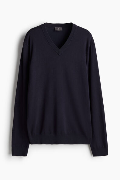 Slim Fit Fine-knit V-neck jumper