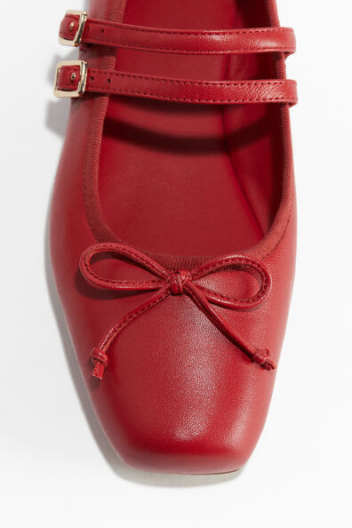 Leather ballet pumps