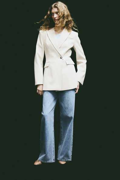 Tapered-waist blazer